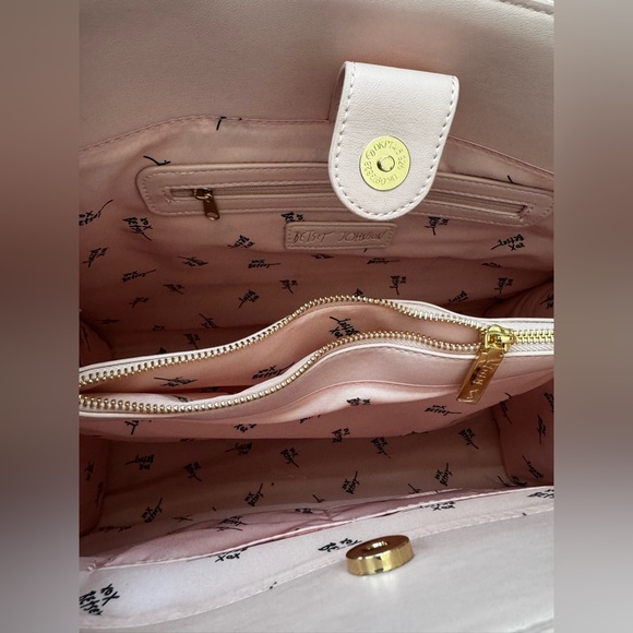 Betsey Johnson XOMATTIE Valentine Tote Handbag Pink - Picture 6 of 7